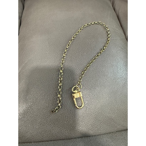 Louis Vuitton Handbags - Louis Vuitton Gold Tone Rolo Chain Bag Extender Charm LV Logo Engraved Clasp
